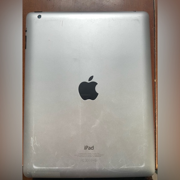 iPad - Picture 3 of 4